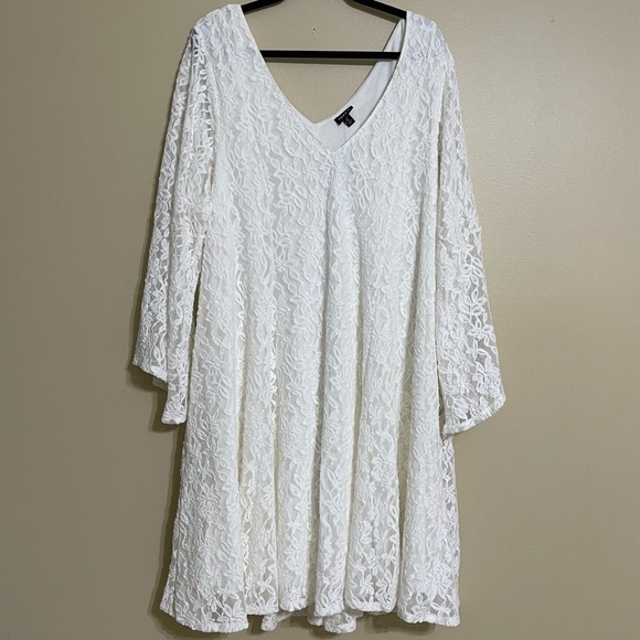 TORRID Ivory Lace Bell Sleeve Fluted Mini Dress size 4X - Picture 2 of 8